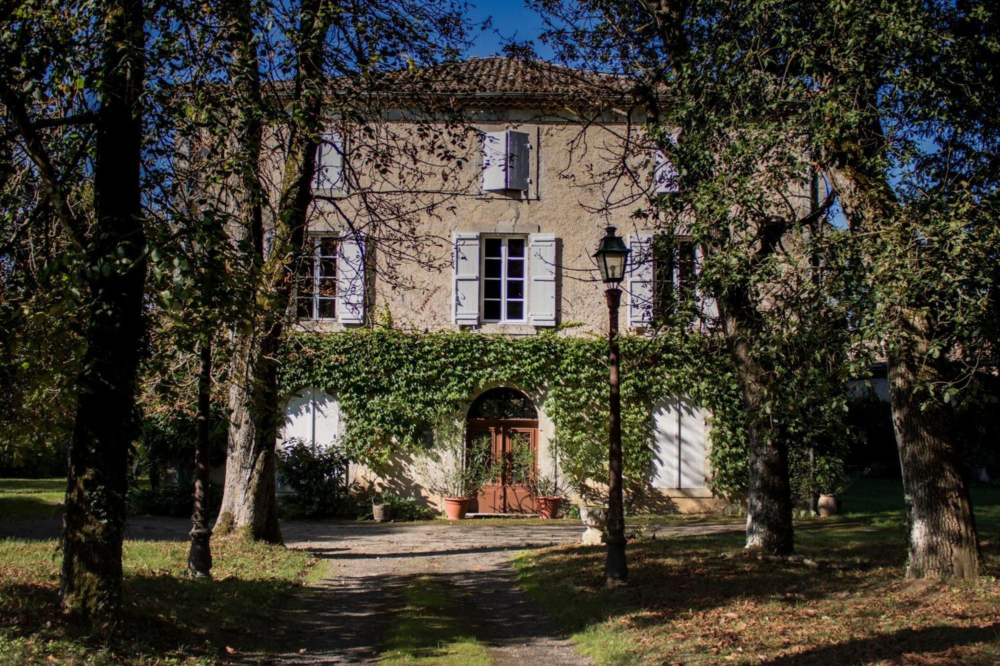 Chambres D'Hotes Dans Une Maison De Maitre A 5 Min Du Centre De Nerac Luaran gambar