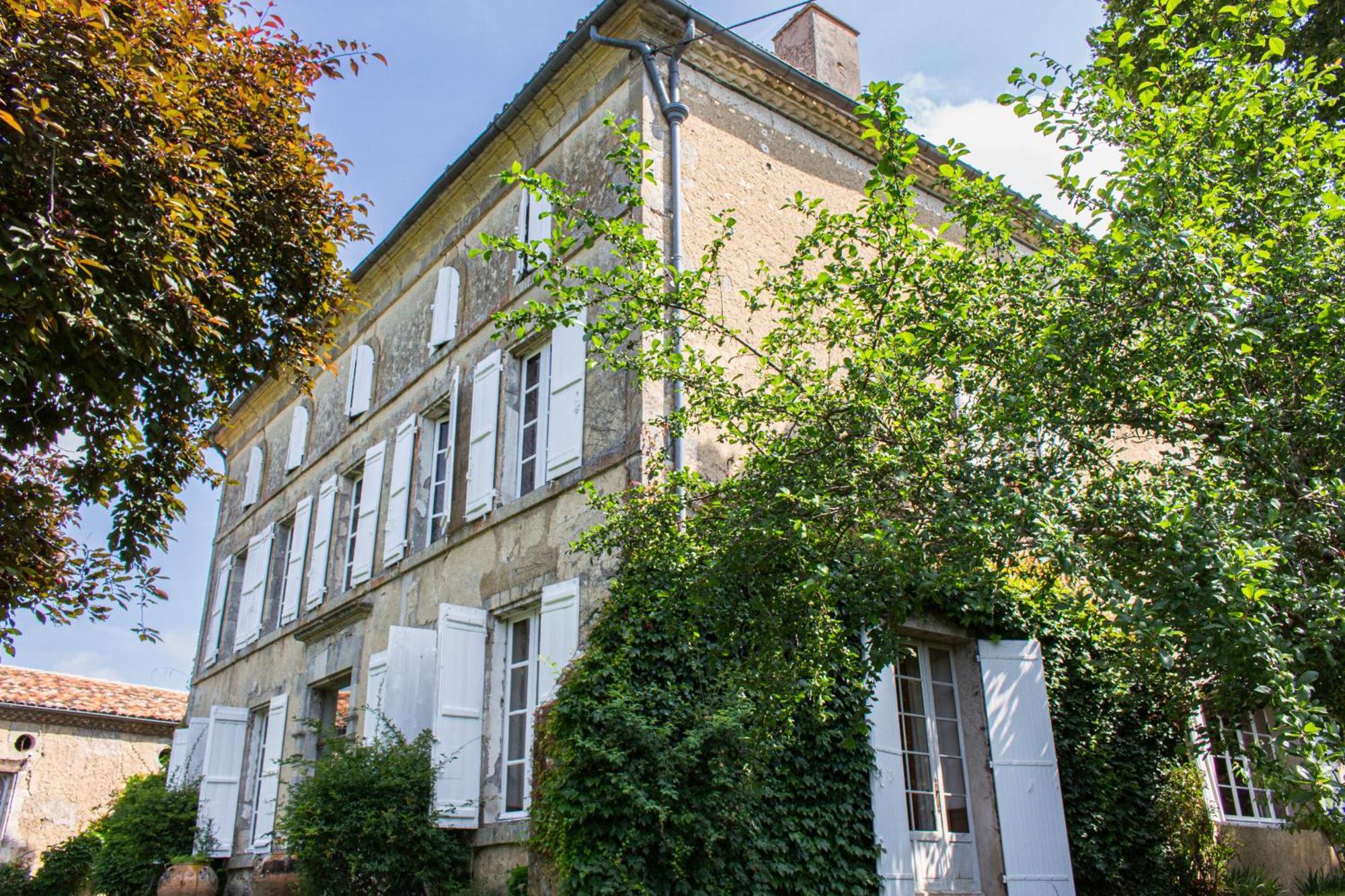 Chambres D'Hotes Dans Une Maison De Maitre A 5 Min Du Centre De Nerac Luaran gambar